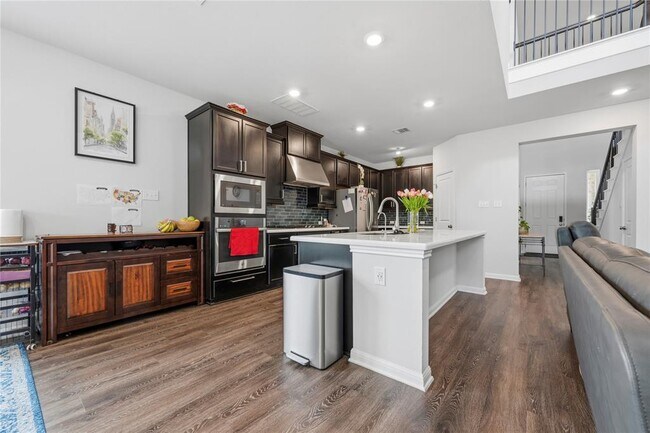 Building Photo - 317 Barton Oak Trl
