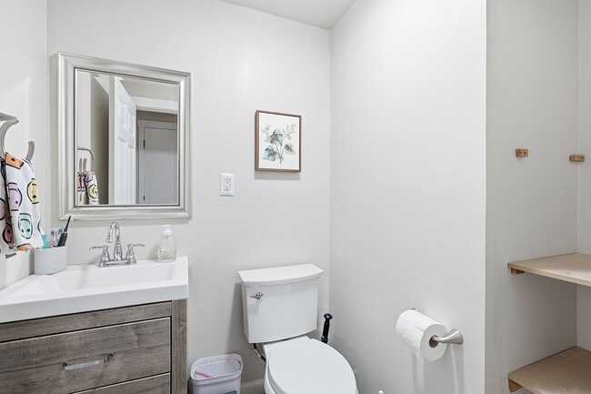 Building Photo - 3111 NE 51st St