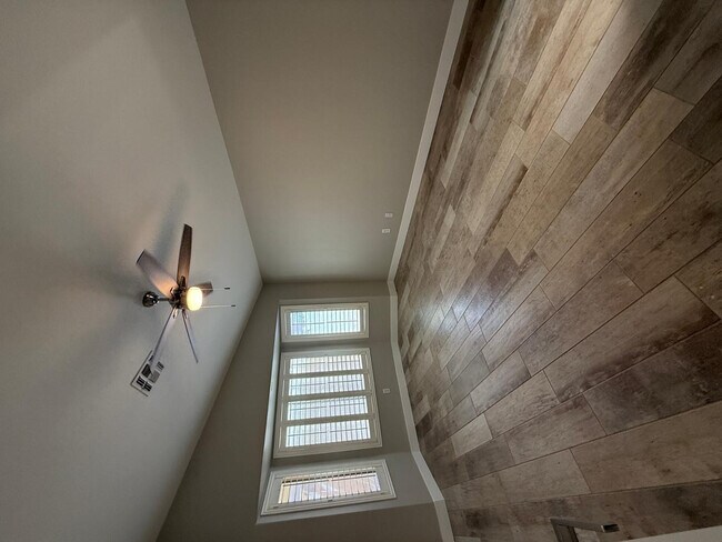 Building Photo - 14535 W Zuni Trail