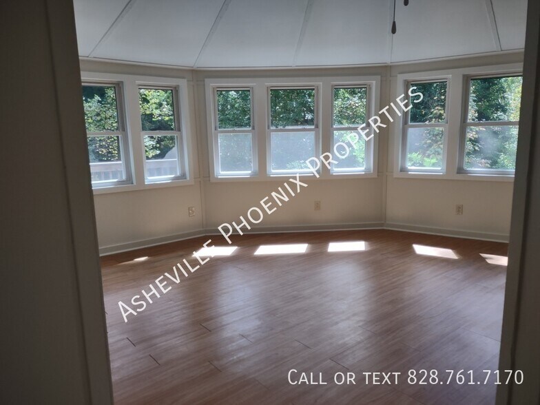 Building Photo - 25 Howland Rd