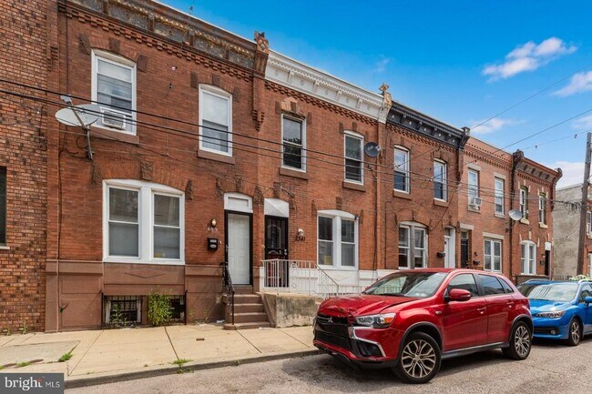 Building Photo - 2341 Watkins St