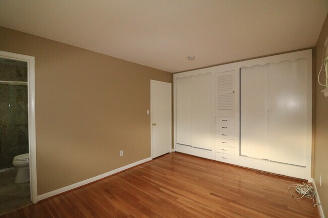 Building Photo - "Coming Soon". 4 bed + 2.5 Bath Stunning Split-Level in Kemp Mill