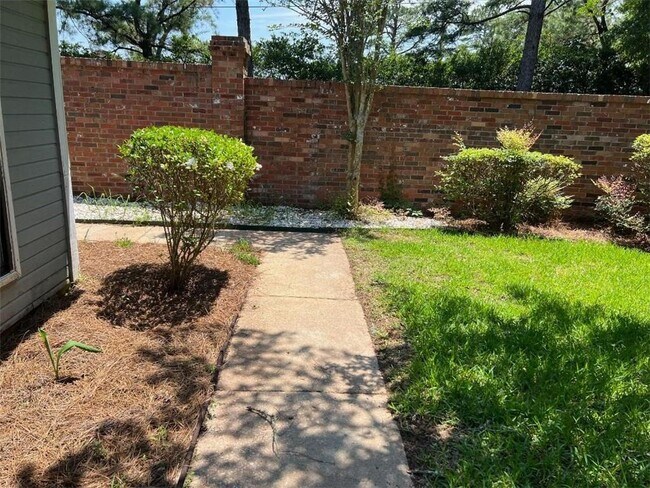 Building Photo - 5900 Grelot Rd
