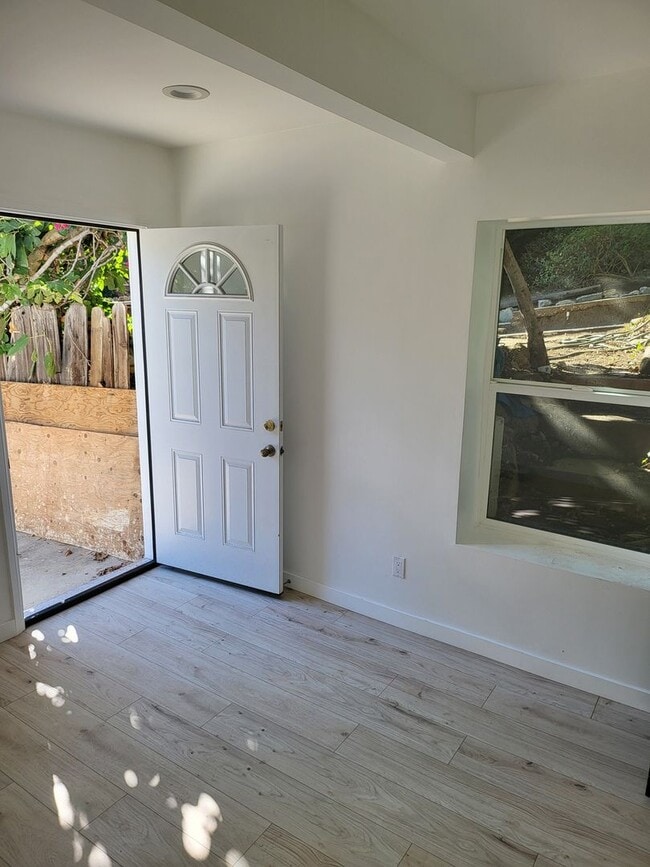 Building Photo - Charming 1BR House in Los Angeles