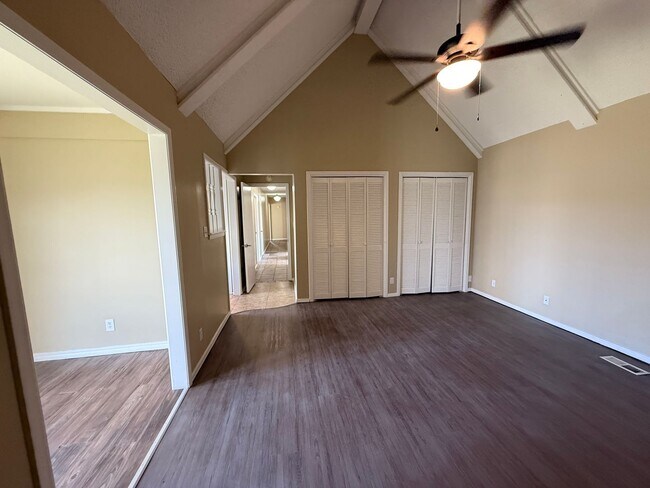 Building Photo - Spacious 4 Bedroom in South Tulsa