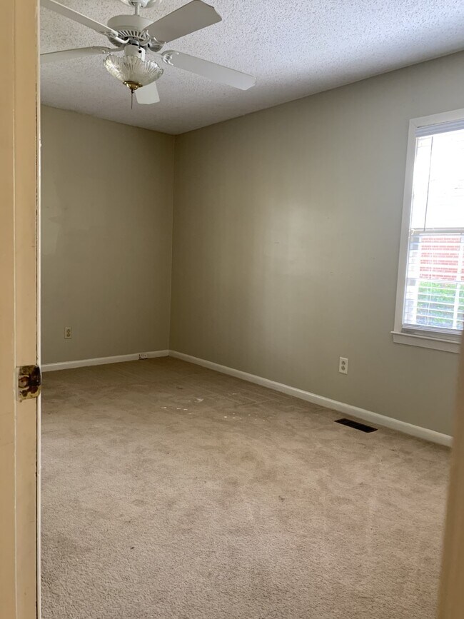 bedroom - 2209 Diana Ave