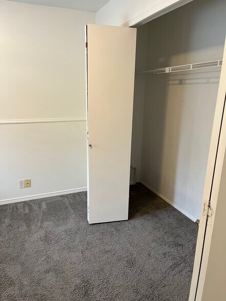 Building Photo - 1526 192nd St SE