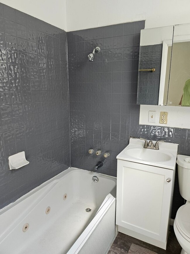 Building Photo - 3 Bed/1bath