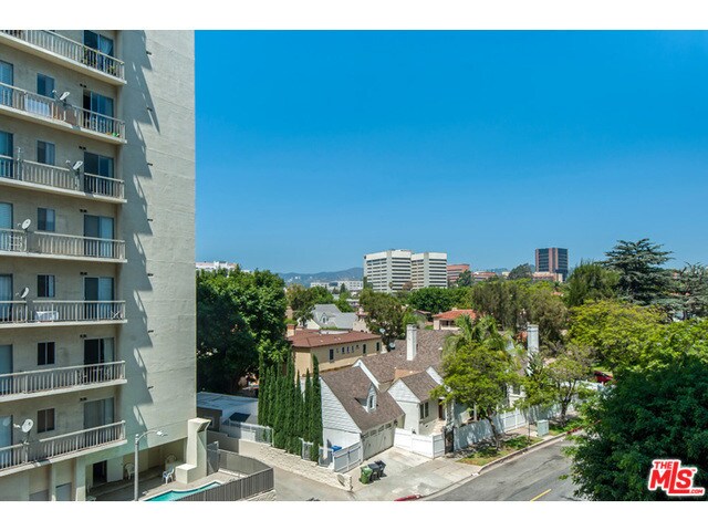 Building Photo - 10747 Wilshire Blvd