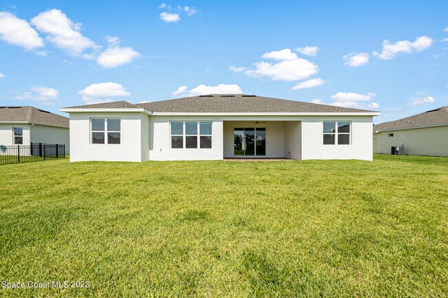 Building Photo - 285 Loymer Cir