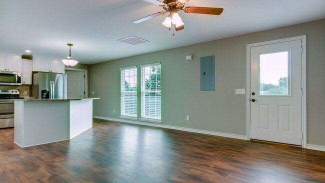 Building Photo - Townhouse for lease!