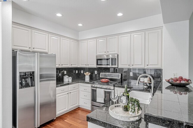 Building Photo - 260 Abigail Cir