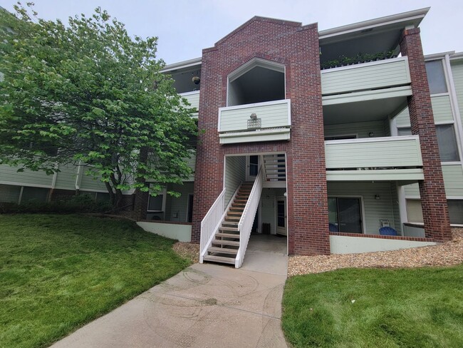 Primary Photo - Top-Floor, spacious, 1 Bedroom Condo in So...