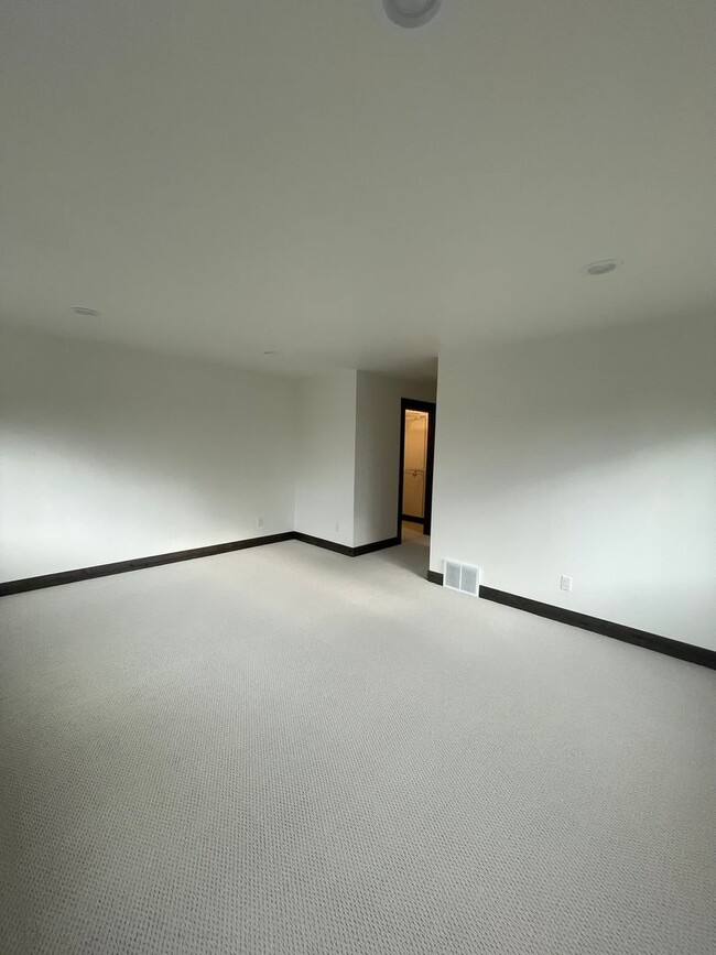 Building Photo - Whitefish Landing Town House