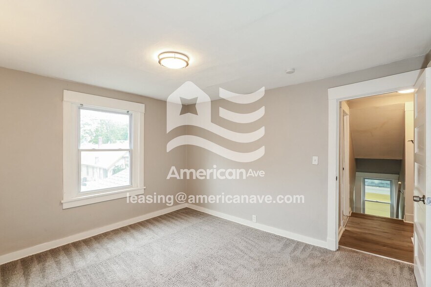 Building Photo - 5242 Lyon Ave