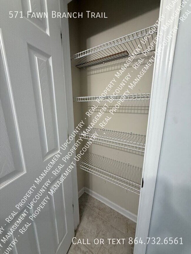 Building Photo - 571 Fawn Branch Trail