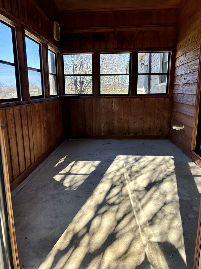 Building Photo - 1221 Hamiltons Cross Rd