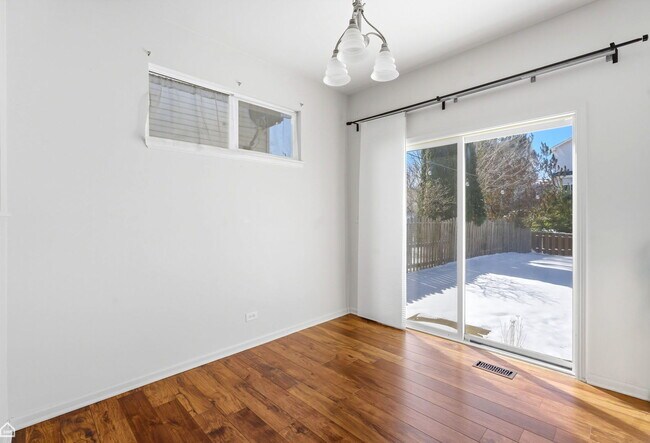 Building Photo - 487 W Hamlin Ln