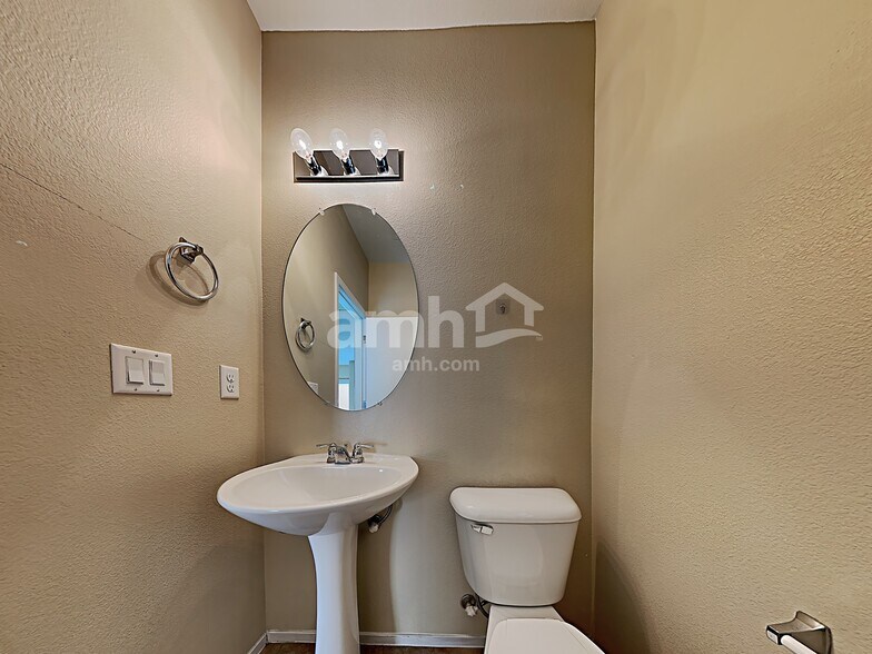 Building Photo - 6594 Grumio Ct
