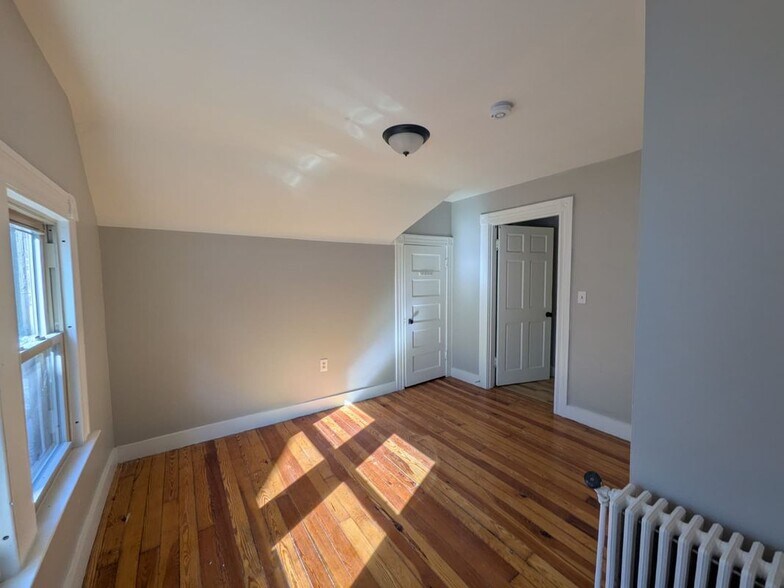 Building Photo - 396 Whalley Ave