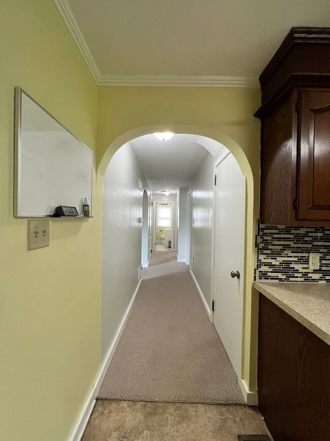 Building Photo - 3 Bedroom, 1 Bath Rancher Available for Rent!