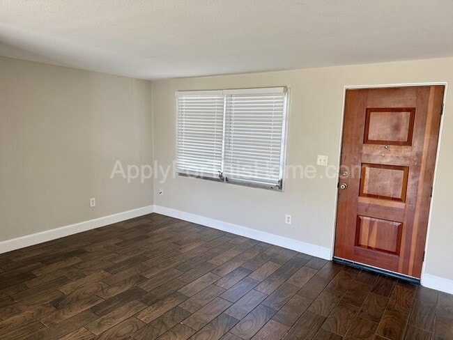 Building Photo - Single Family Home