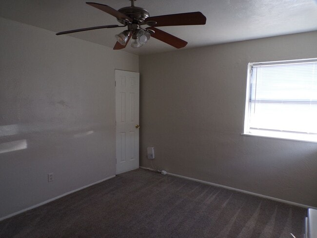 Building Photo - 2317 NW Bell Ave