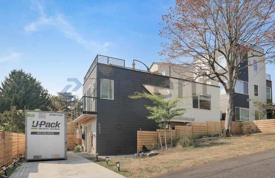 Building Photo - Unit