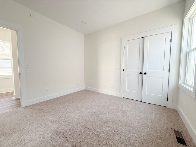Building Photo - Luxury 3-Bedroom Townhome with Flex Room at Highbury + Summer Special