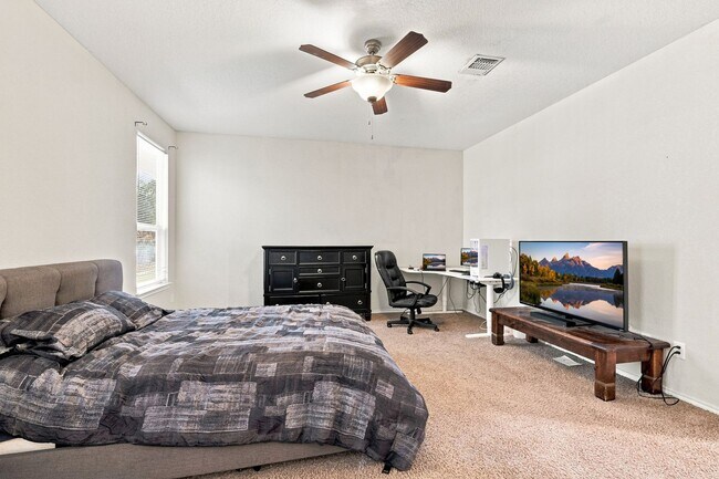 Building Photo - 4426 Semora Oak