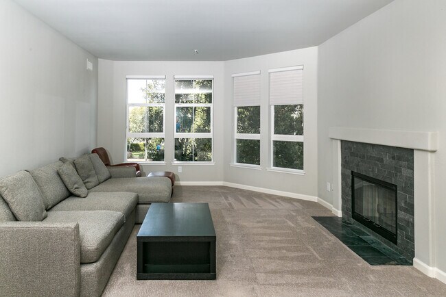 Building Photo - 880 Meridian Bay Ln