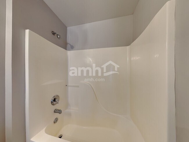 Building Photo - 1907 Westmore Grove Dr