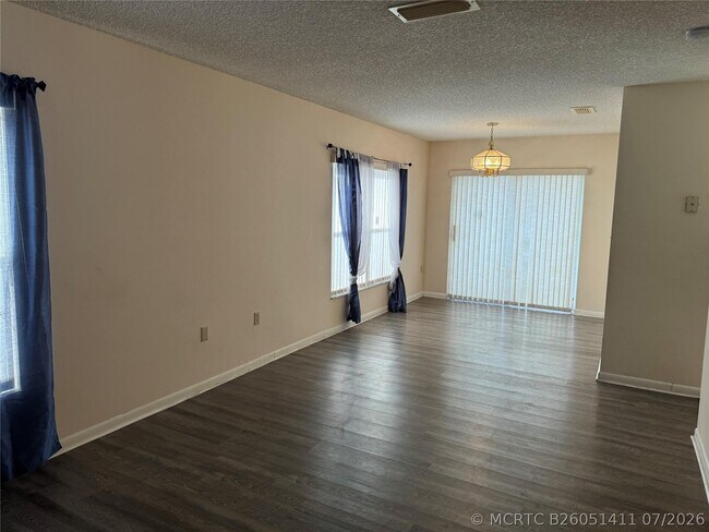 Building Photo - 4235 SW 72nd Way
