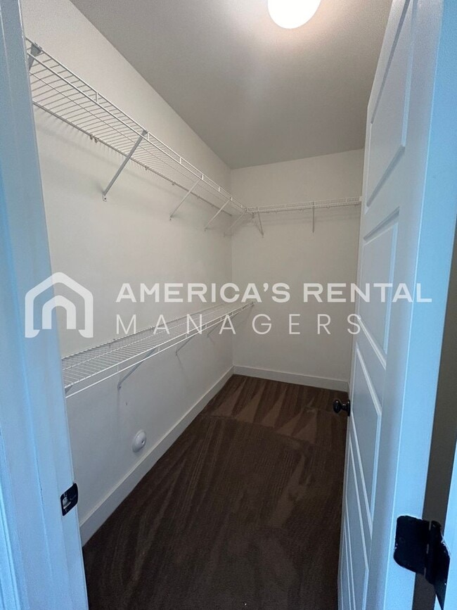 Building Photo - Spacious Home for Rent in Calera! View with 48 Hours Notice!