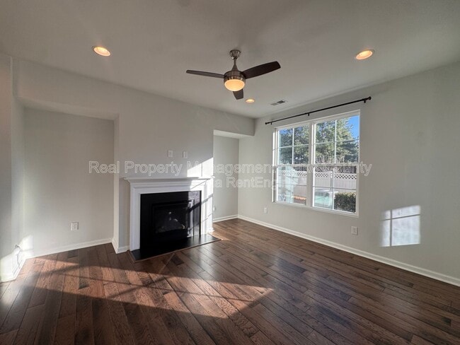 Building Photo - 837 Salem Pointe Pl