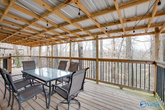 Building Photo - 143 Rebecca Pines Dr