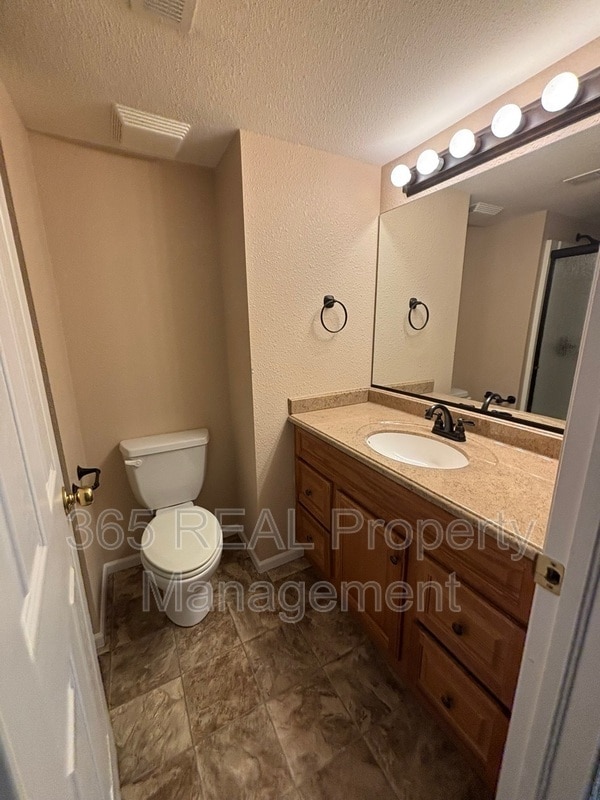 Building Photo - 10108 W 13th St