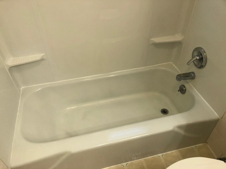 Building Photo - 515 Monroe Ave