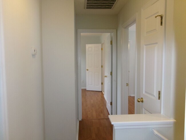 Building Photo - 3 bedroom, 2.5 bath home located in Bellegrove Preserve