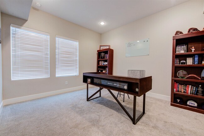 Building Photo - 6009 Gardendale Dr