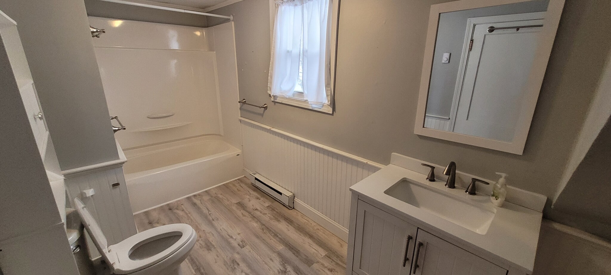 Building Photo - 415 Stillwater Ave