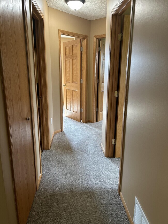 Building Photo - 9059 Oriole Ln