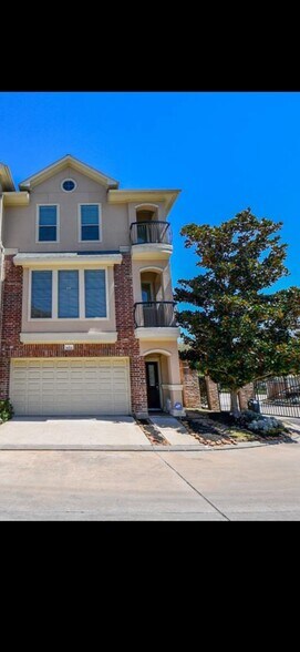 Building Photo - 8002 Stoneyway Dr