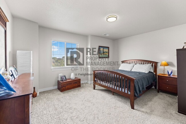 Building Photo - 218 E Chestnut St