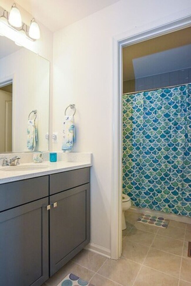 Building Photo - Yearly Rental in Bishop’s Landing – Furnis...