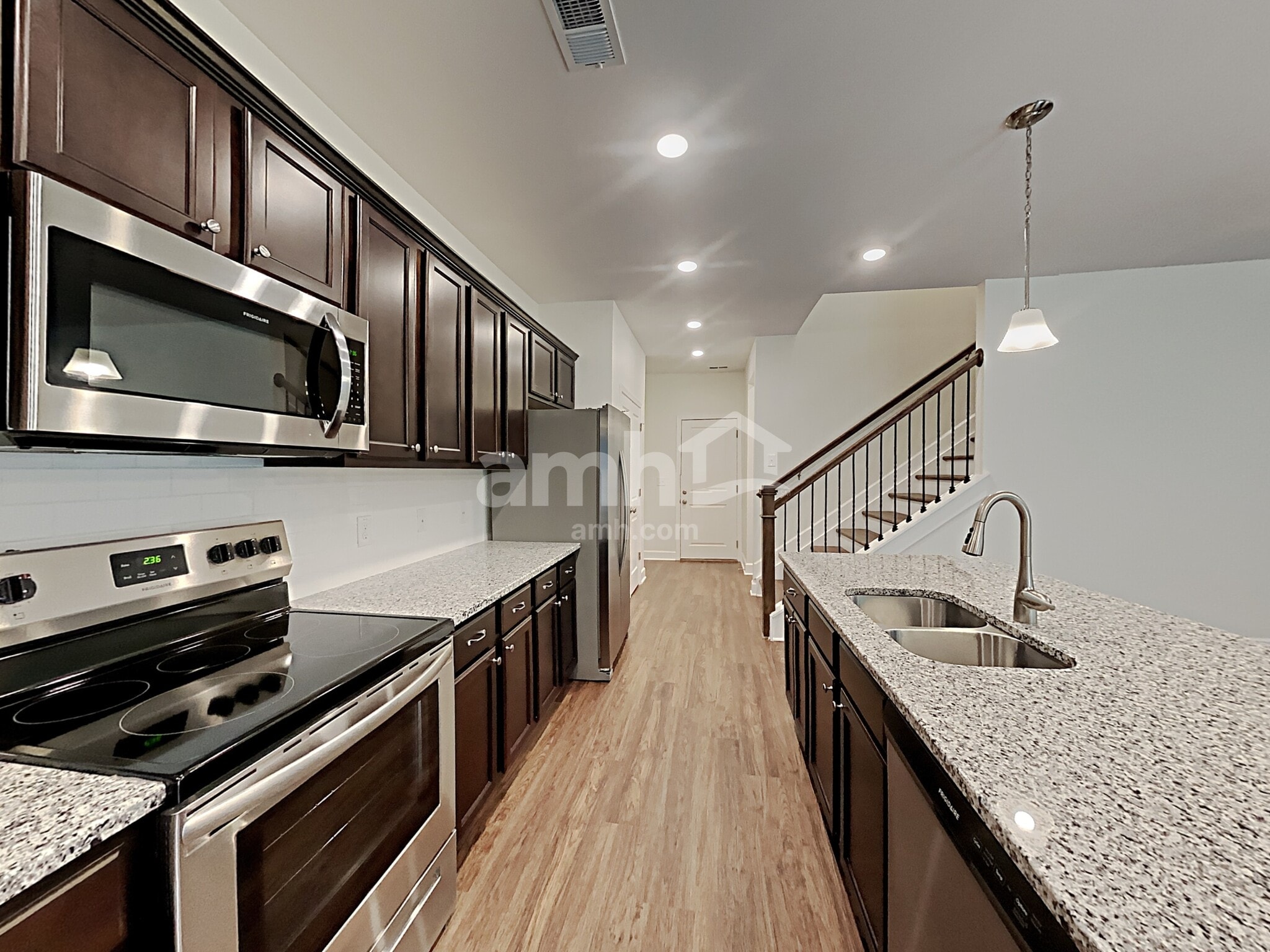 Building Photo - 4507 Tarpon Dr
