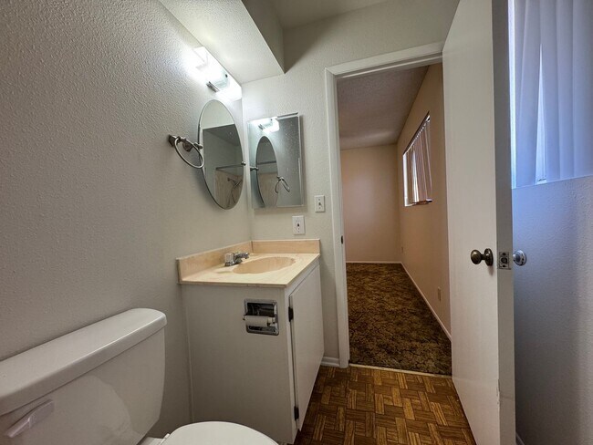 Building Photo - 3BR 2Ba home w/Large Fenced yard with RV g...