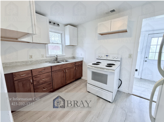 Building Photo - Charming Fully Remodeled 2-Bedroom Home in...