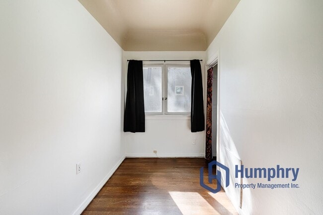 Building Photo - Boise 809Sqft Cute historical home near Veteran's Memorial Park