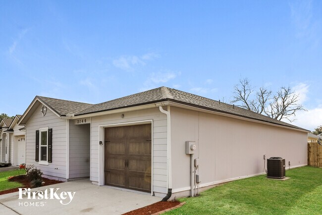 Building Photo - 3046 Wavering Ln